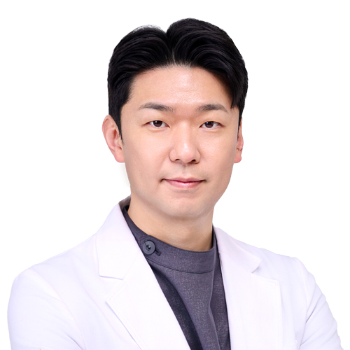 천관우